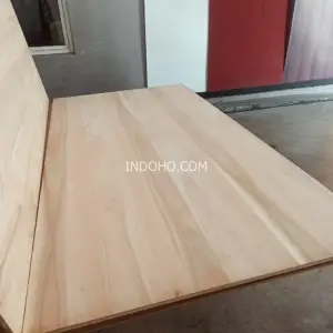 Bahan baku mebel kualitas tinggi menggunakan plywood veneer mindi asli.
