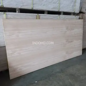 Plywood veneer mindi kembang bookmatch kualitas ekspor dengan serat kayu yang rapat dan tegas.
