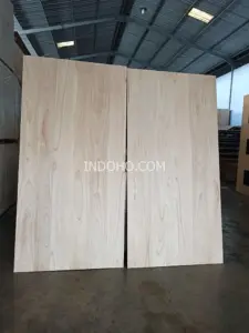 Plywood veneer mindi kembang acak diaplikasikan untuk panel dinding dan pintu